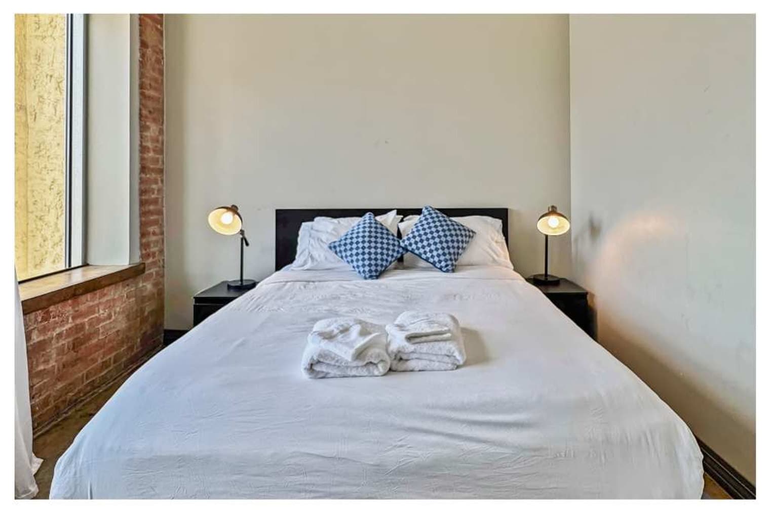 Building Photo - 555 Evergreen St