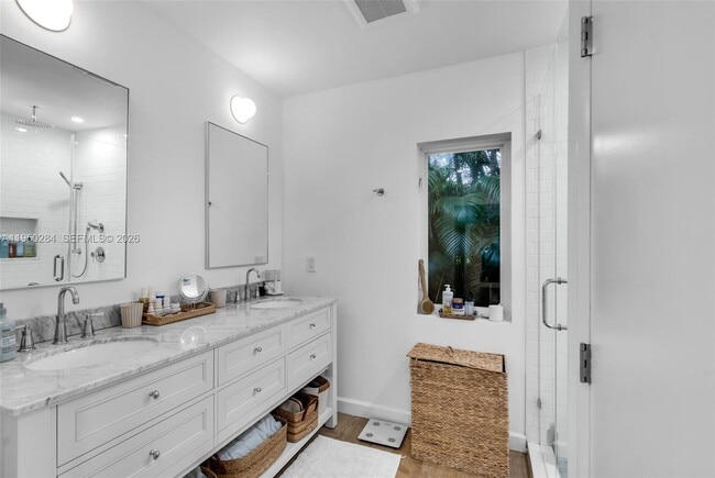 Building Photo - 9550 NW 1st Ave