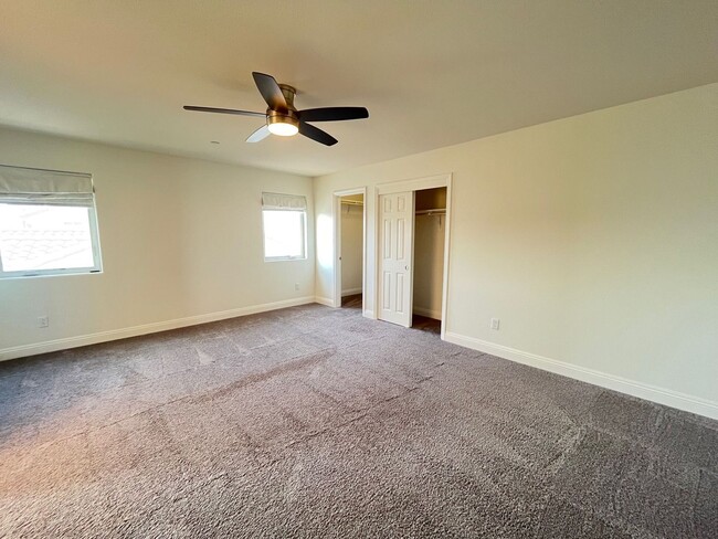 Building Photo - 307 Ninos Dr