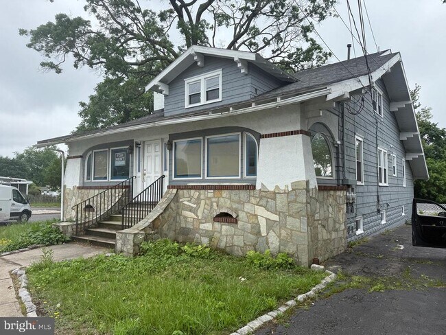 Building Photo - 178 Crosswicks Rd