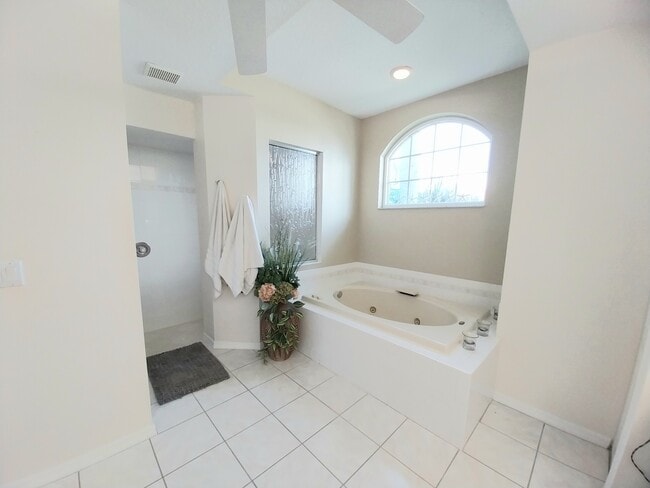 Building Photo - 4176 Hearthstone Dr