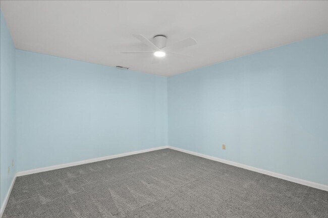 Building Photo - Yearly Rental: Convenient Location: 3-Bedroom, 2-Bath Condo in The Plantations, Lewes. $1,995/mon...