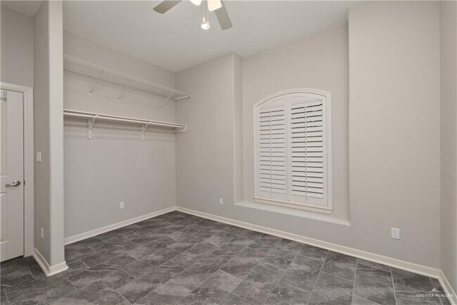 Building Photo - 24 Heron Wy