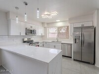 Building Photo - 5817 S Siesta Ln
