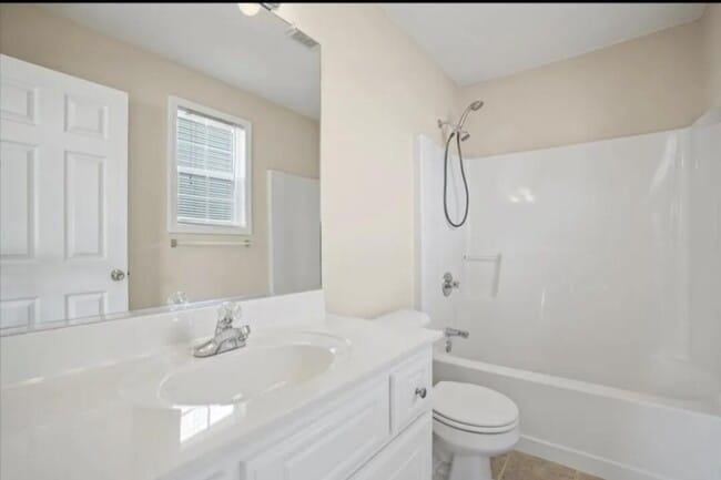 Building Photo - 323 Beryl Dr