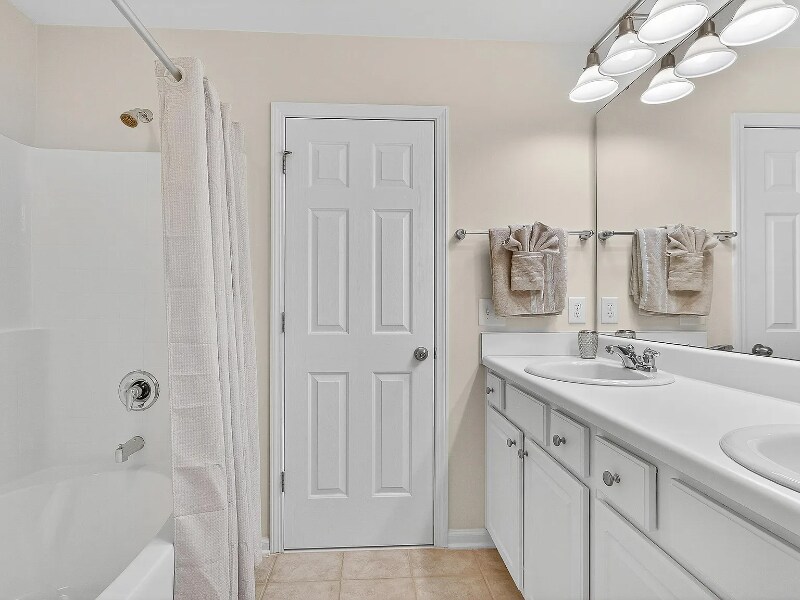 Building Photo - 7130 Racine Way