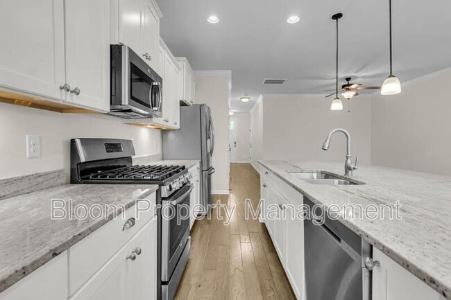 Building Photo - 1660 Bridwell Ln