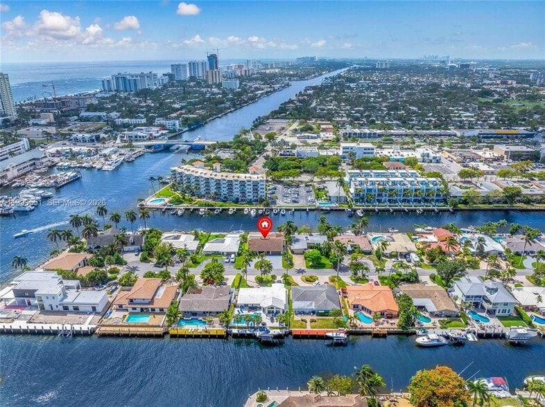 Building Photo - 2752 NE 3rd St