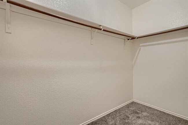 Building Photo - 1813 Paseo Verde Dr