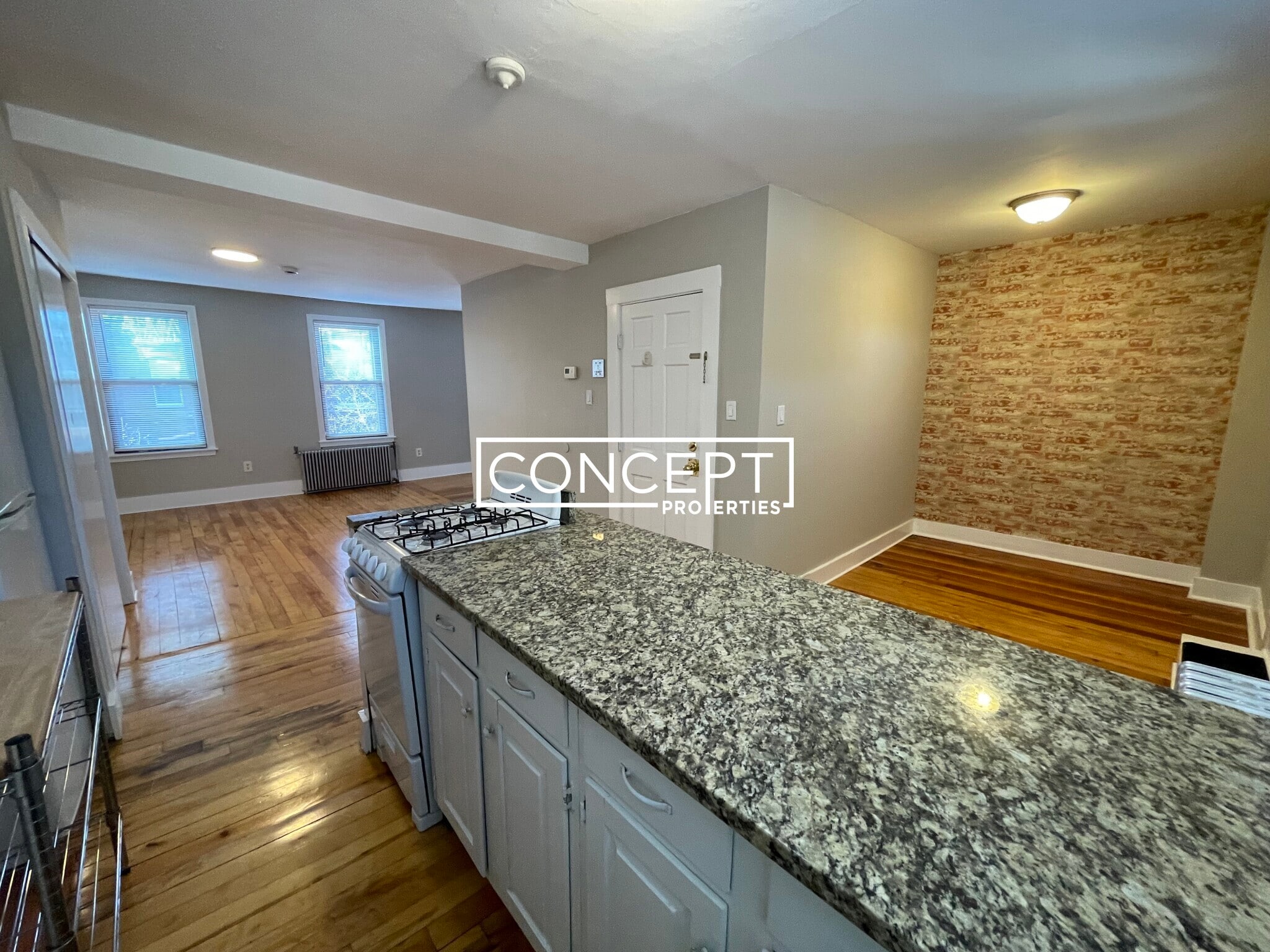 Building Photo - 39 Beacon St