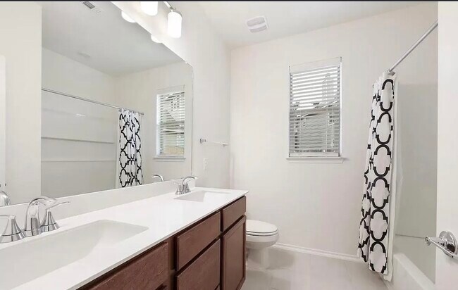 Building Photo - 100 Jarbridge Dr