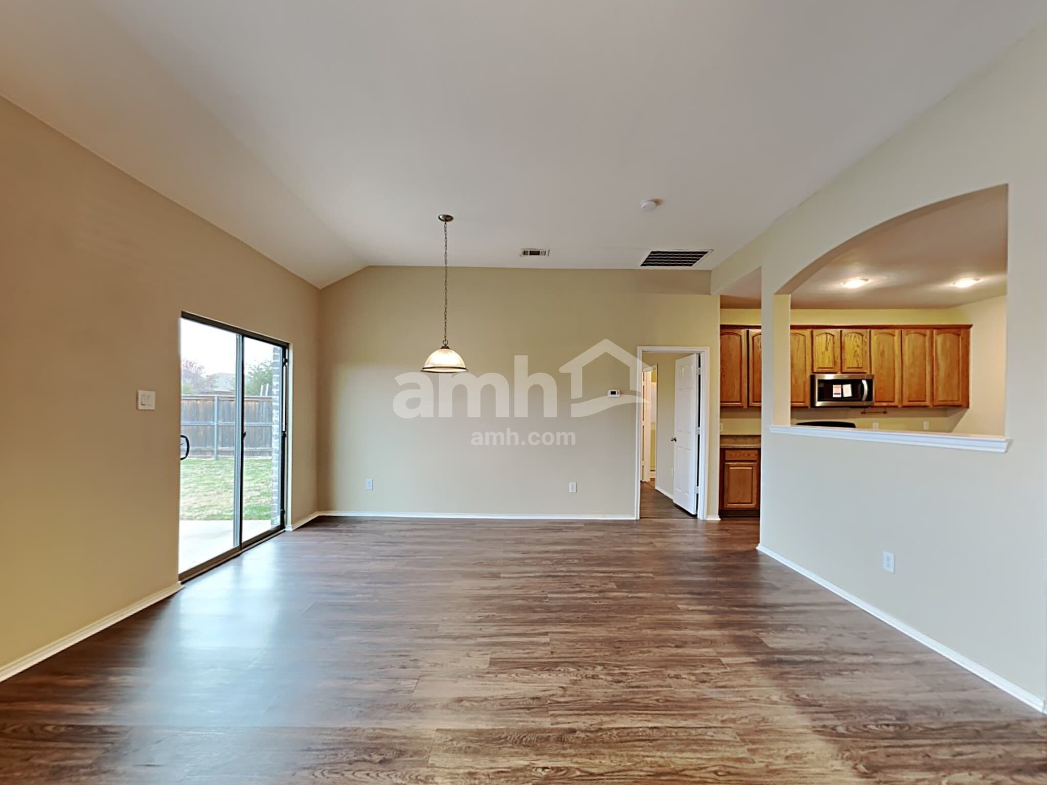 Building Photo - 1100 Oakbrook St
