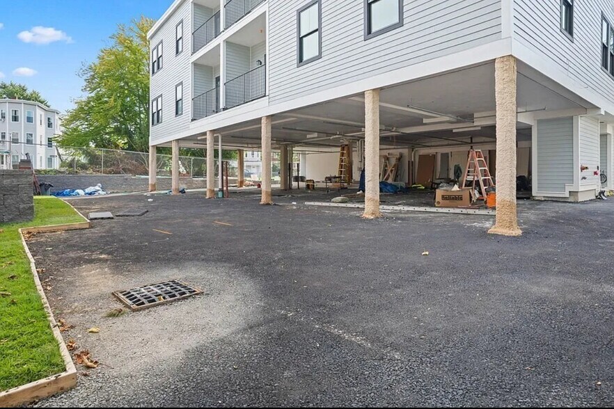 Parking - 52 Withington St