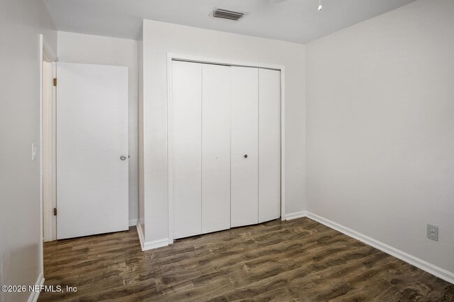 Building Photo - 1329 Cove Landing Dr