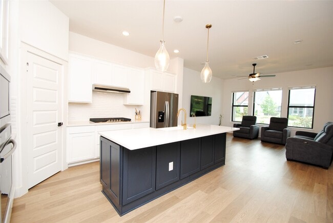 Building Photo - 18643 Parkland Row Dr