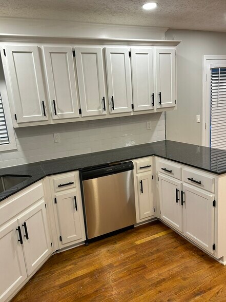 Duplex Upper Level Rental- Kitchen - 345 Ashland Manor Dr