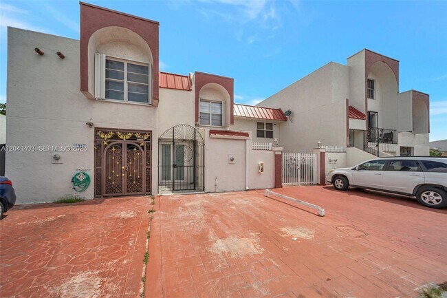 Building Photo - 1083 W 38th St