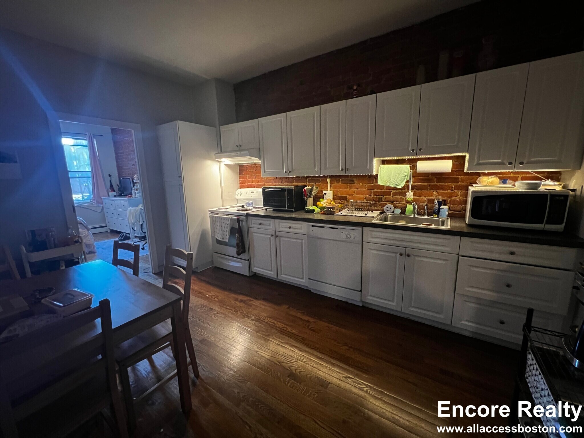 Building Photo - 15 Stearns Rd