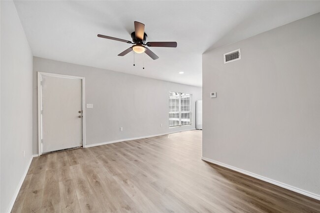 Building Photo - 9711 Linkmeadow Ln