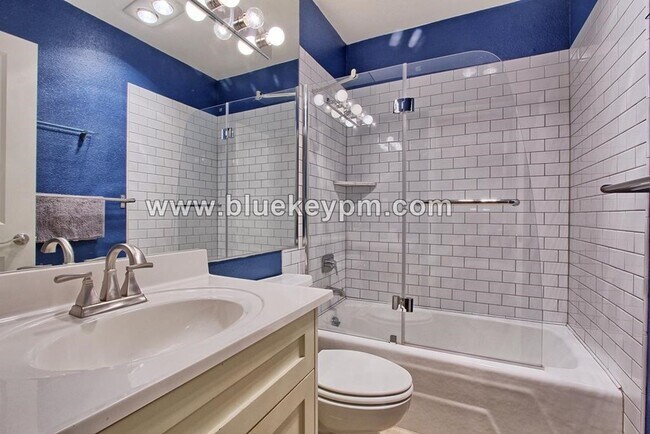 Building Photo - 2 Bed, 2 Bath Condo with Roof Top Patio, Covered Balcony and Secure Garage