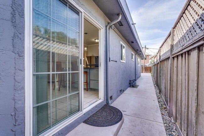 Building Photo - Excellent 2 Bed 1 Bath Home in Santa Clara!