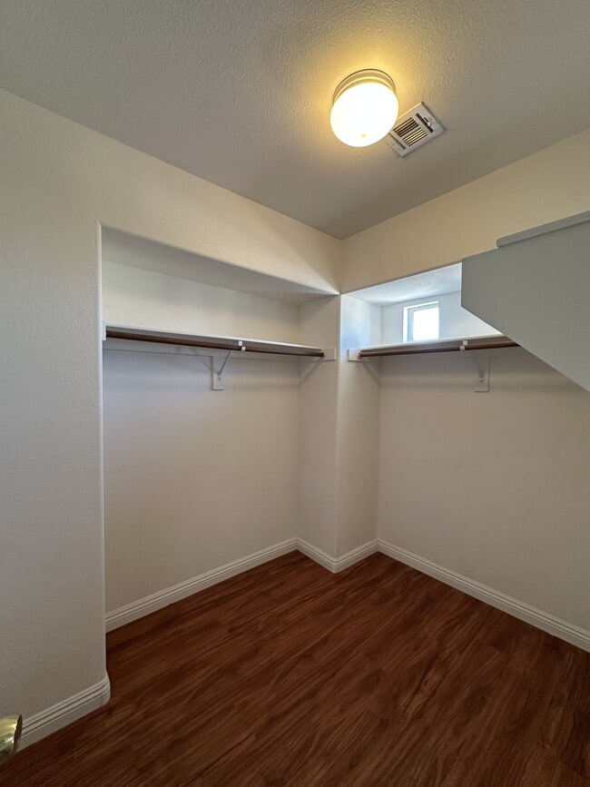 Building Photo - 903 Sterling Thorn Ct
