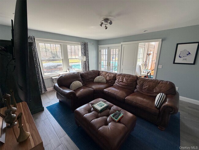 Building Photo - 27 Deer Path