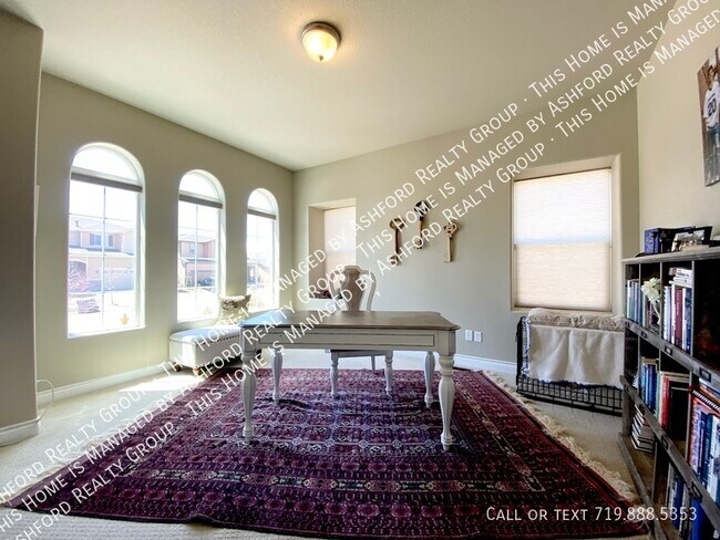 Building Photo - 7215 Rim Bluff Ln