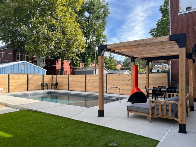 Building Photo - 3637 Shenandoah Ave