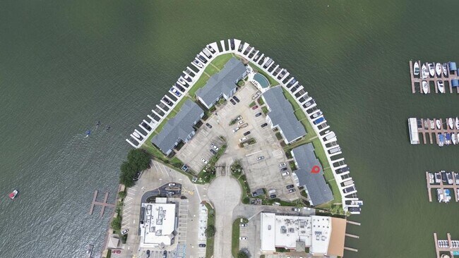 Building Photo - 168 Lake Point Blvd