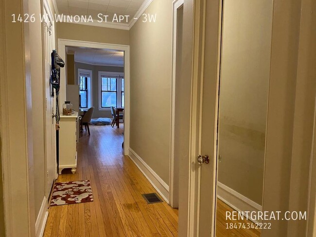 Building Photo - 1426 W Winona St