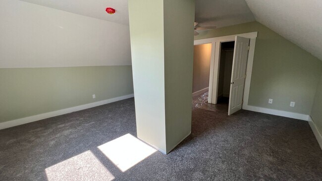 Building Photo - 24-28 Hill St