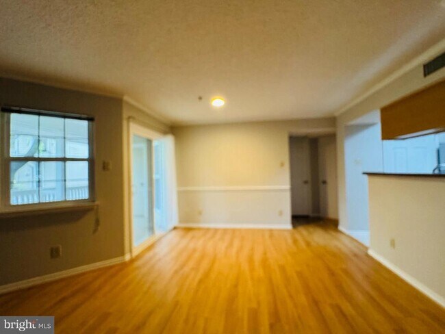 Building Photo - 1524 Lincoln Way