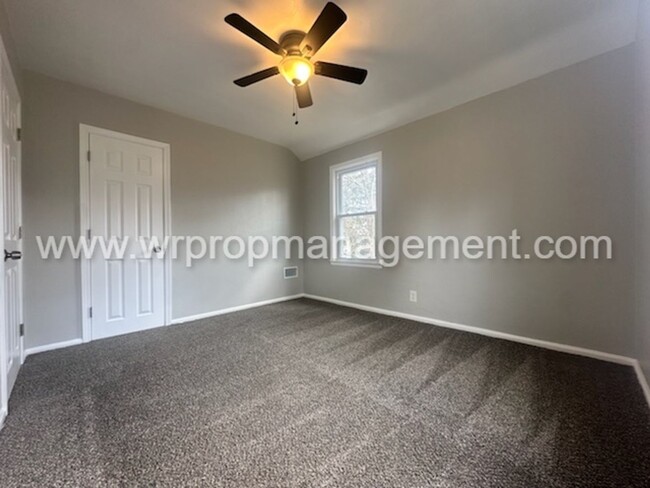 Building Photo - 3 Bed 1.5 Bath Home is West Toledo