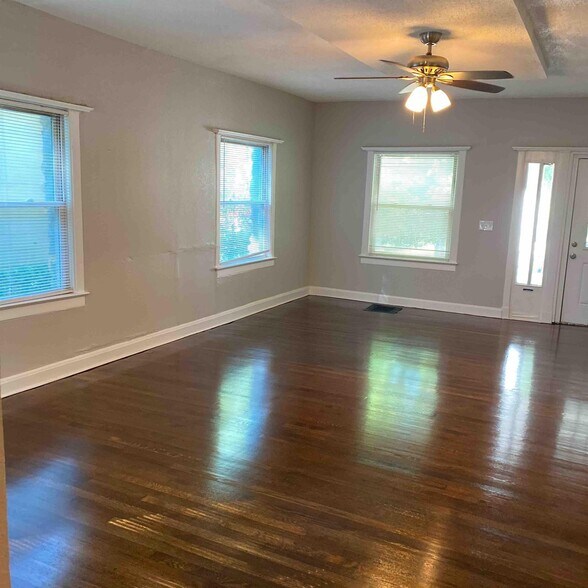 Building Photo - 111 Spruce Ave