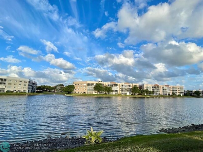 Building Photo - 7660 Trent Dr