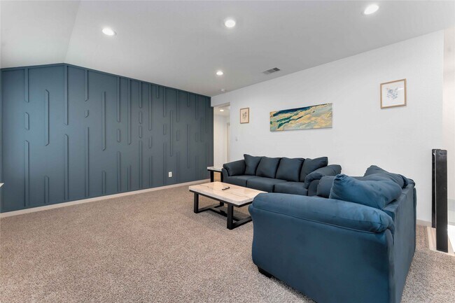 Building Photo - 12812 Barnsbury Ln
