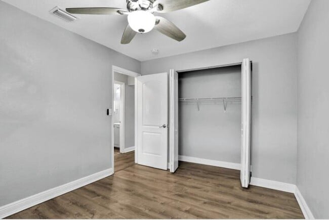 Building Photo - 240 SE 9th Ave