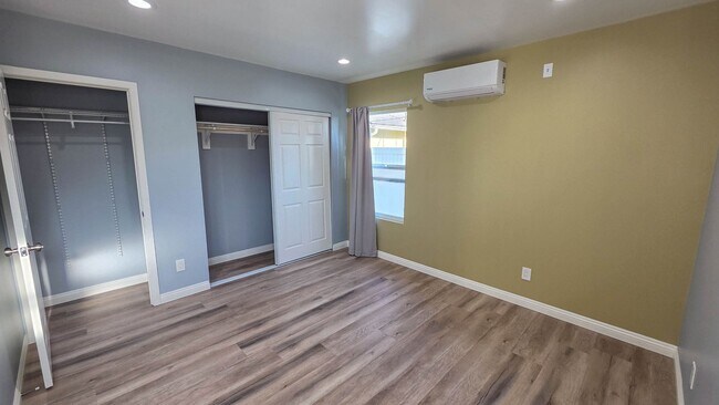 Building Photo - 16129 Sunny Ct