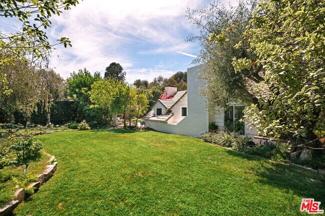 Building Photo - 251 N Layton Dr