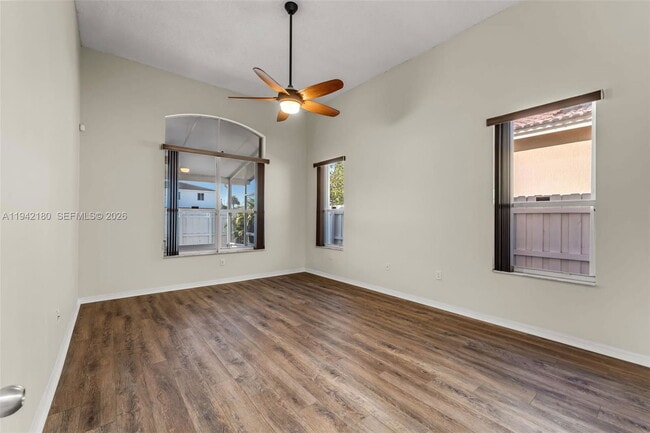 Building Photo - 18560 NE 3rd Ct