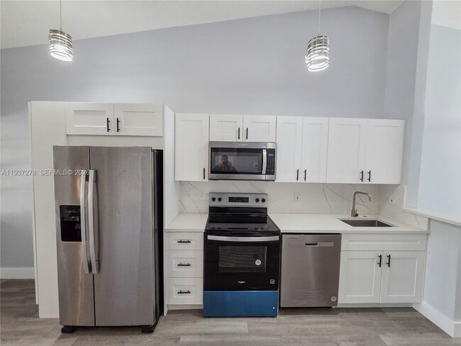 Building Photo - 3639 NW 83rd Ln