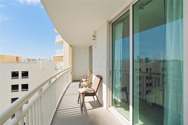 Building Photo - 1745 E Hallandale Beach Blvd