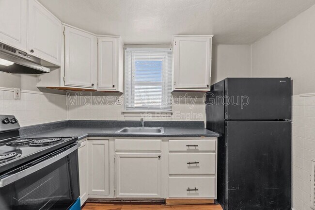 Building Photo - 161 Anistasia Dr