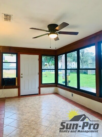 Building Photo - 1010 Stonybrook Cir