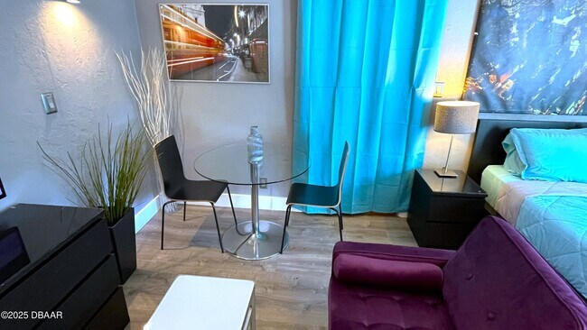 Building Photo - 236 N Keech St