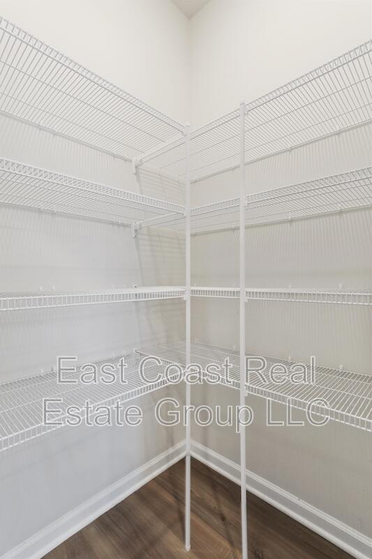 Building Photo - 116 Paddington St