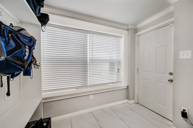 Building Photo - 5205 Irvington Blvd