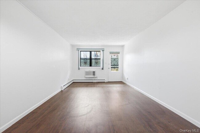 Building Photo - 78-06 153rd Ave