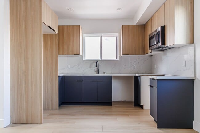 Building Photo - 13463 Beach Ave